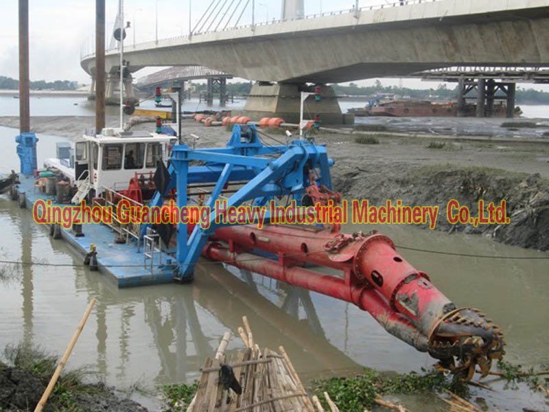 Cutter suction dredger