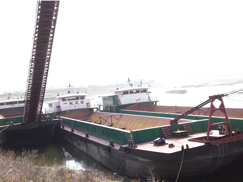 sand transport barge