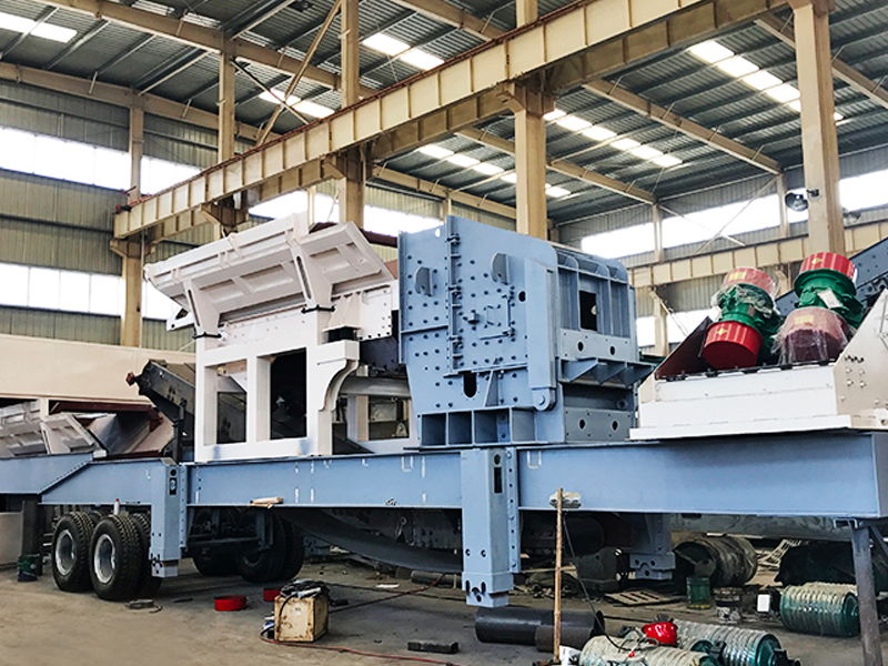 Mobile stone crusher plant / Mini mobile crushing station / Small stone crusher