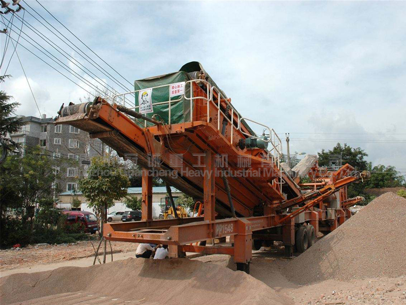 Movable/protable/mobile crushing station